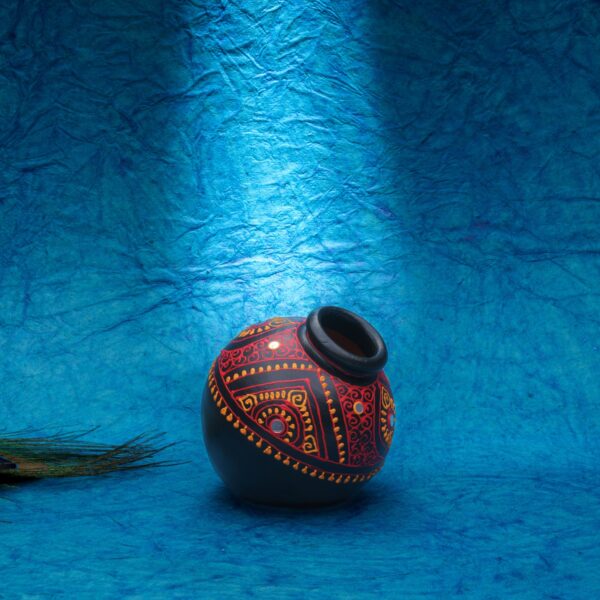 Sathrangi unique charm of tilted vase for modern and artistic touch to home decor.